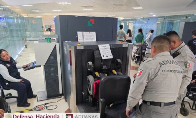 Aseguran 12 kilos de cocaína ocultos en silla de ruedas en el aeropuerto de Cancún, México