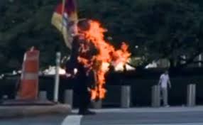 Murió hombre que se prendió fuego frente a la sede de la ONU en Nueva York, Estados Unidos