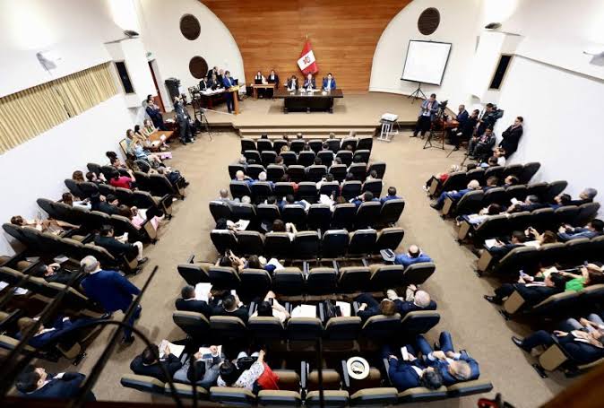 Congreso de Perú promulgo ley que excluye a policías y militares de la justicia común
