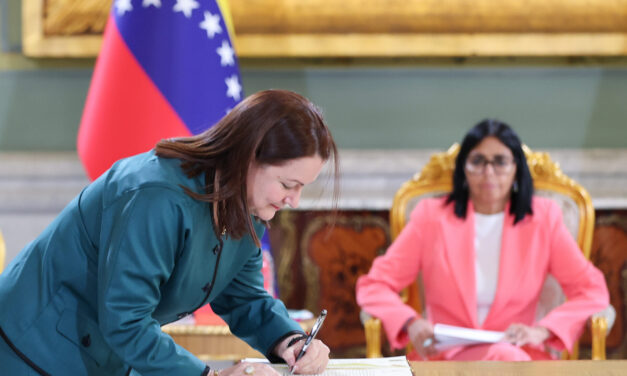 Delcy Rodríguez firma acuerdos con gigantes energéticos internacionales