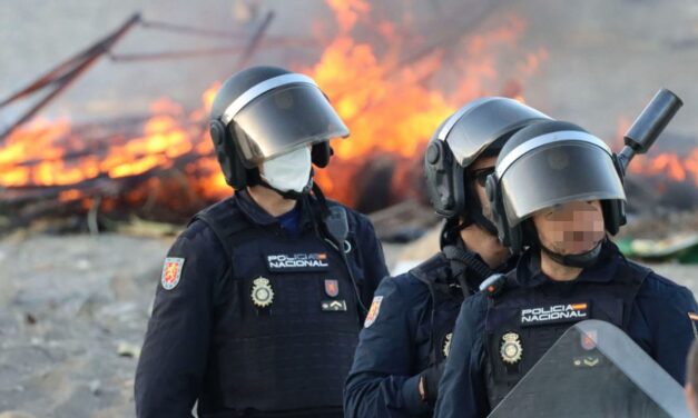 España asegura que “la violencia no es el camino” ante crisis migratoria en Ceuta