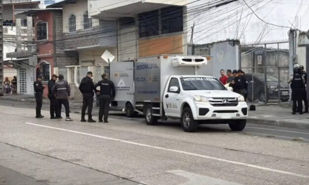 Cinco hombres son encontrados muertos dentro de un vehículo en Guayaquil