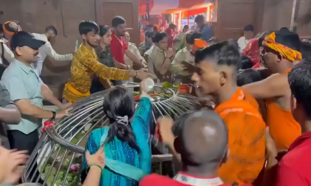 Estampida e incendio en un hotel deja 15 muertos en India