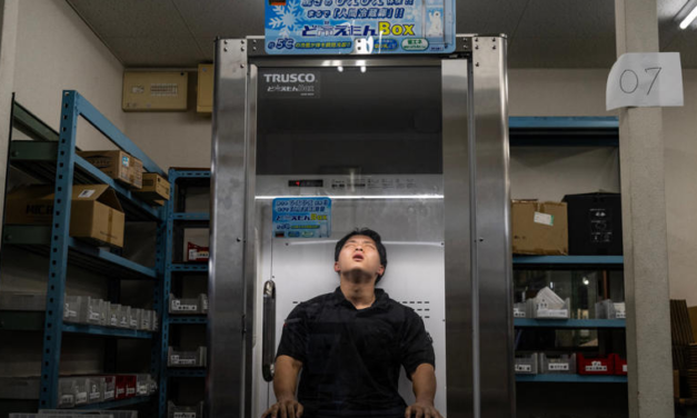 Refrigerador para humanos alivia a trabajadores durante ola de calor en Japón