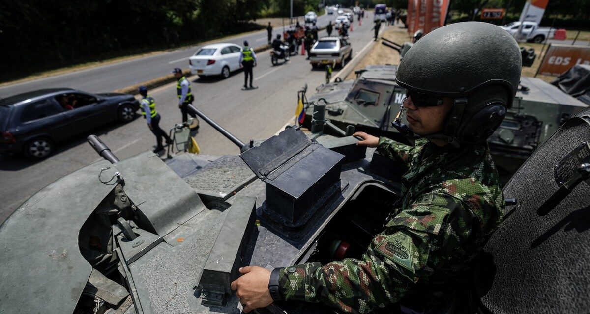 Colombia intensifica los combates contra la guerrilla tras la llegada de Espriella al poder