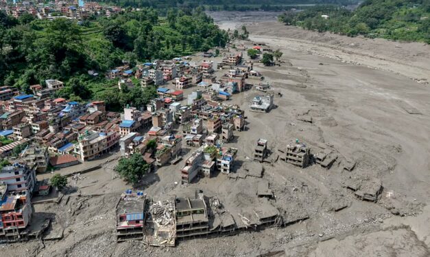 China alerta sobre «alto riesgo» de colapso de un lago formado tras deslave en Tíbet