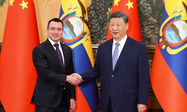 China promete millonario desembolso no reembolsable a Ecuador