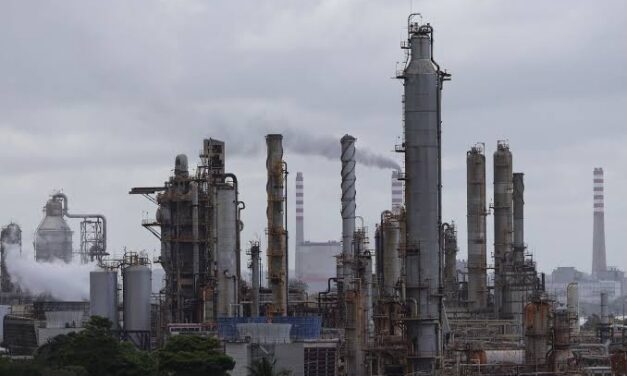 Trump anuncia acuerdo petrolero con Venezuela para dar a EE. UU. control sobre 65.000 millones de barriles