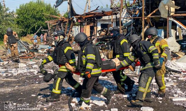 Cuatro muertos tras ataque ruso contra autobús en Ucrania