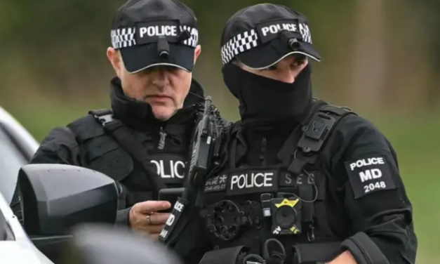 Capturan a cinco sujetos por supuestamente atentar contra una base británica usada por EE. UU.