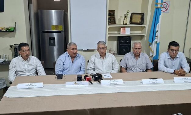 Guatemaltecos dan ultimátum al gobierno por alza de combustibles y advierten sobre paralización de la economía