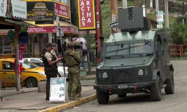 Un muerto y cuatro extranjeros muertos tras ataque armado en Santa Elena, Ecuador