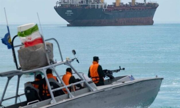 Irán y Omán se acercan a un acuerdo para reabrir un paso seguro en Ormuz