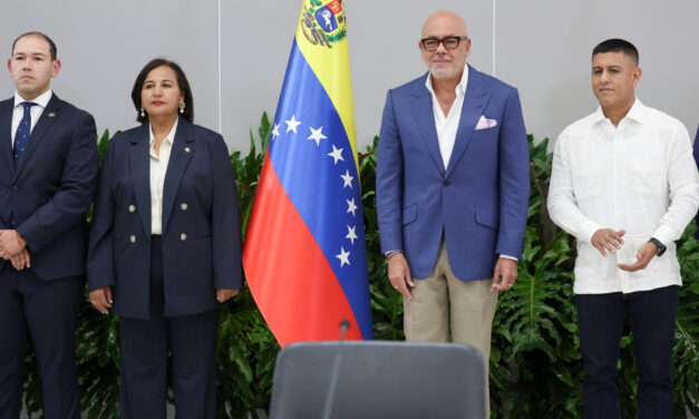 Oposición venezolana discutirá garantías políticas con el chavismo