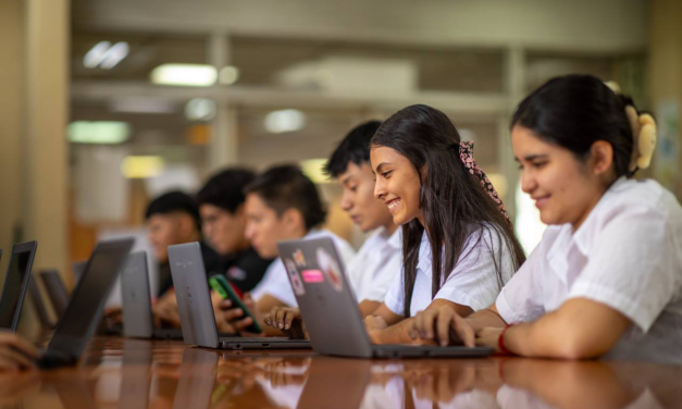 Cientos de escuelas salvadoreñas alcanzan el nivel educativo de Suecia y Alemania
