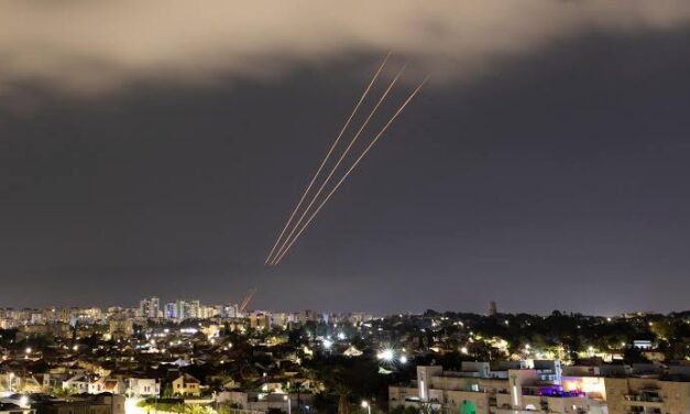 Jordania activa sus defensas aéreas ante nueva oleada de proyectiles Iraníes