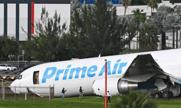 Avión de carga de Amazon se sale de la pista en Miami y deja al menos cinco muertos