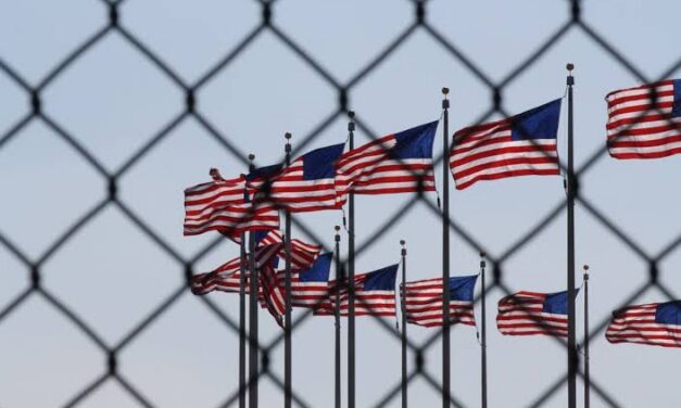 EEUU anuncia restricciones de visado a sudafricanos por «discriminación racial»