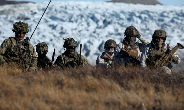 Trump alcanza acuerdo de seguridad que le permitirá mantener presencia militar en Groenlandia