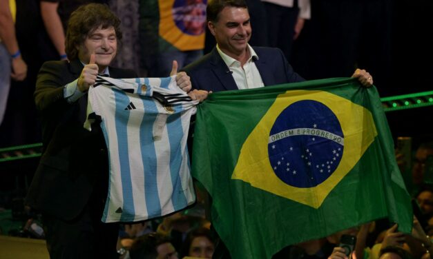 Justicia argentina investiga si presidente Milei facilitó transito de Bolsonaro a EE. UU.