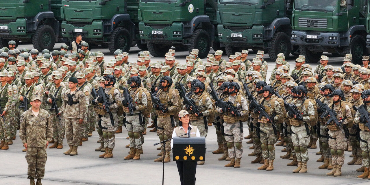 Keiko Fujimori anuncia un comando integrado por militares y policías para combatir la creciente criminalidad en Perú