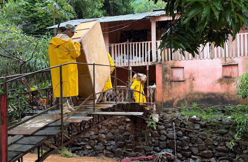 Centenares de familias evacuados por inundaciones en Paraguay