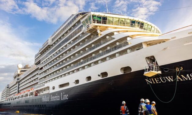 Más de 1,900 turistas llegan en un crucero a las costas de El Salvador
