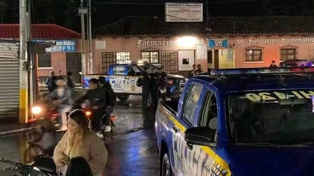 Policías ebrios embiste a motociclistas en la ciudad de Guatemala