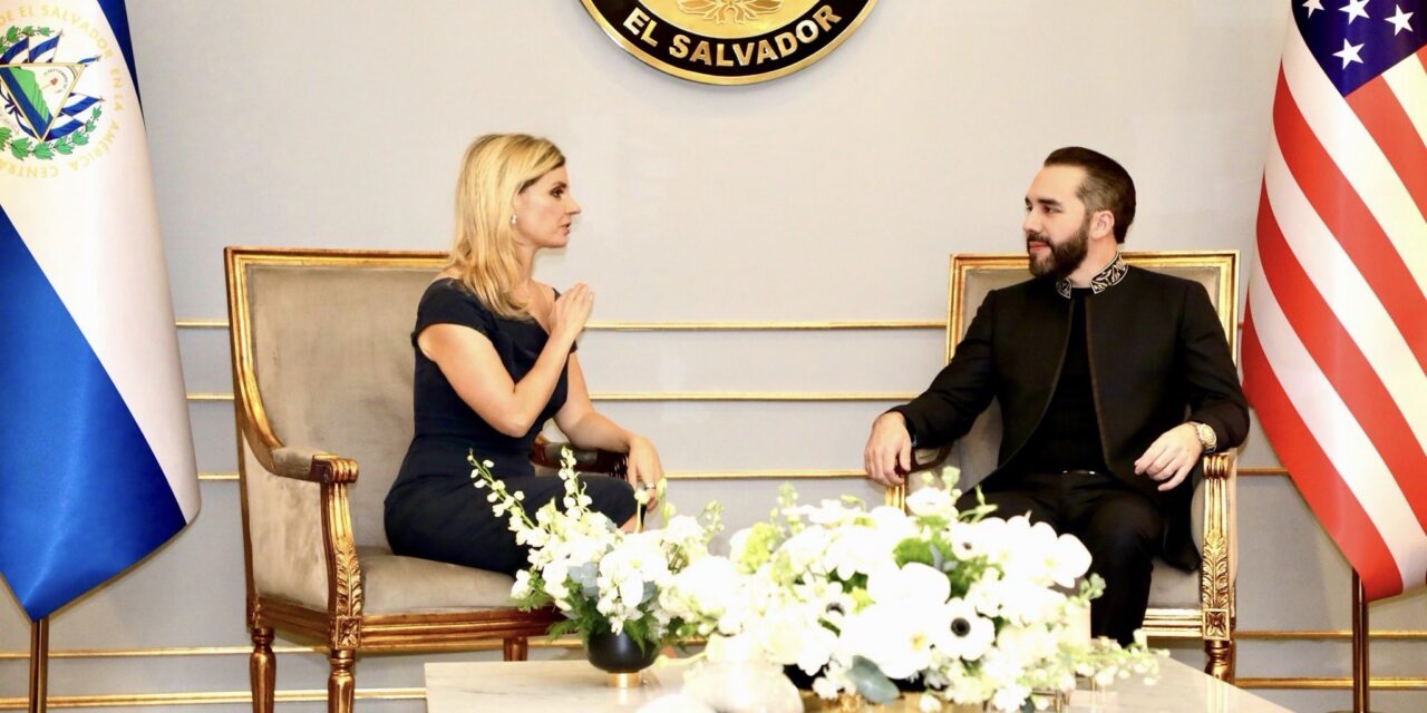 Subsecretaria de Estado de EE. UU. se reunió con presidente Bukele y elogia los cambios de El Salvador