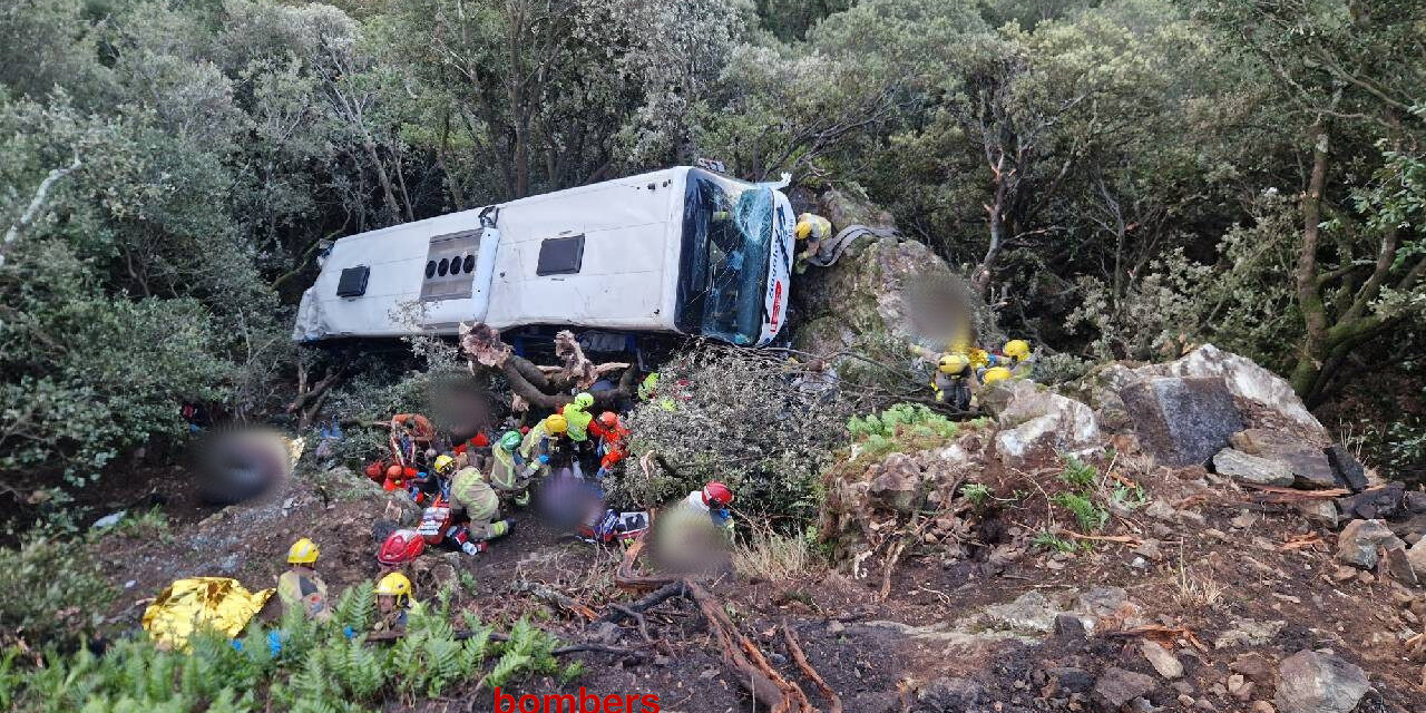 Autobús cae por una pendiente y deja 83 heridos en Barcelona, España