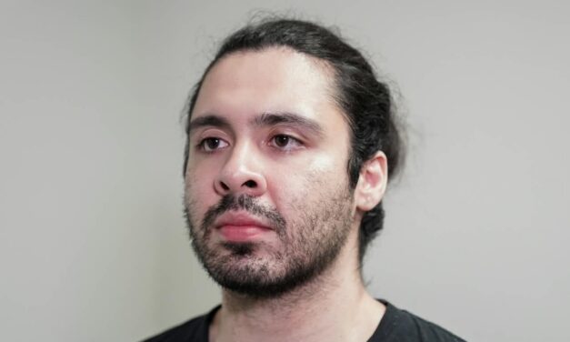 Estadounidense es extraditado a El Salvador por el asesinado de su esposa e hijo de un año