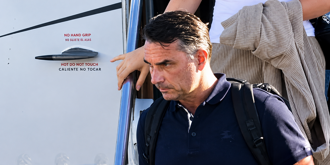 Flávio Bolsonaro huye de Brasil después de perder las elecciones