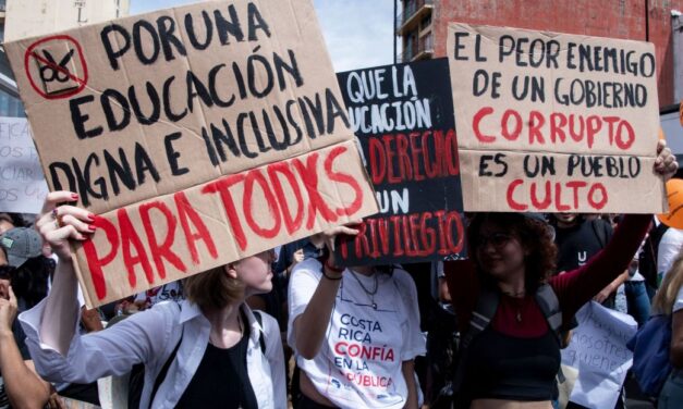 Miles de costarricenses salieron a las calles para protestar por recorte presupuestario en universidades públicas