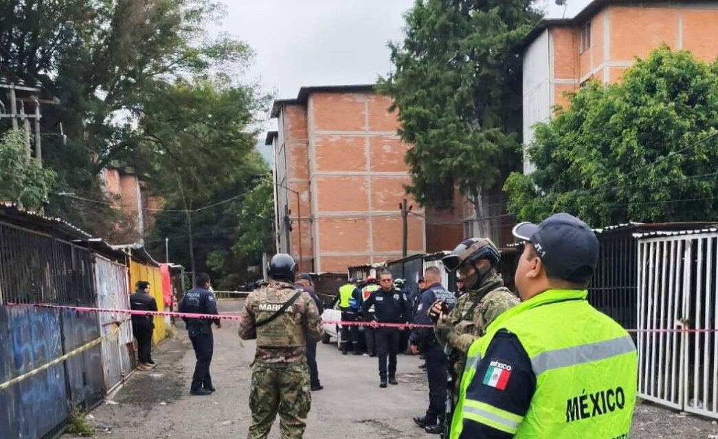 Abandonan automóvil con dos hombres muertos en Ecatepec, México