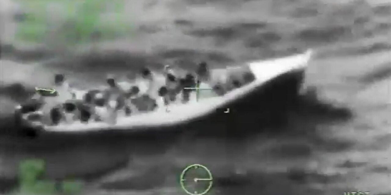 Guardia Costera de EE. UU. intercepta a 66 migrantes en aguas del Caribe