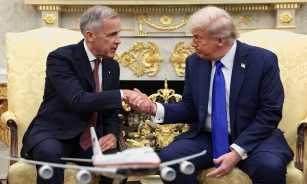 Trump elimina algunos aranceles a Canadá antes de elecciones de mitad de mandato