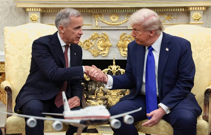 Trump elimina algunos aranceles a Canadá antes de elecciones de mitad de mandato