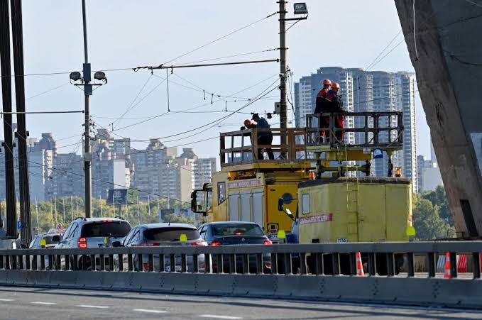 Rusia insta a diplomáticos y extranjeros a abandonar Kiev