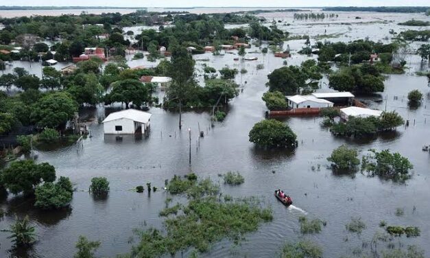 Miles de evacuados en Argentina por inundaciones a causa de El Niño