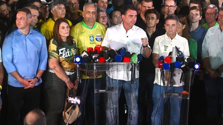 Argentina desmiente el ingreso del senador brasileño Flavio Bolsonaro a su territorio