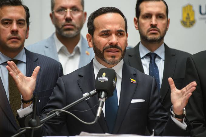 Presidente de Colombia ordena deportar a migrantes venezolanos vinculados con delitos en Bogotá