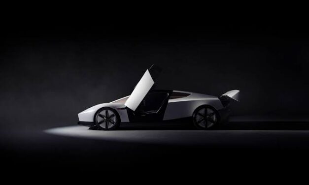 Tesla presenta oficialmente su nuevo Roadster, un deportivo eléctrico capaz de volar